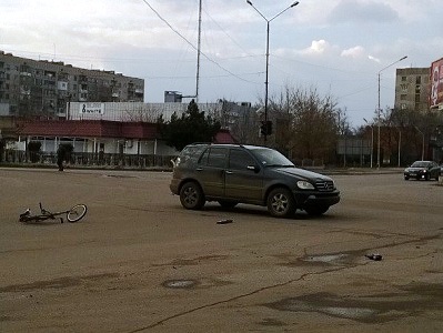 В Олександрії необачний велосипедист потрапив під колеса позашляховика