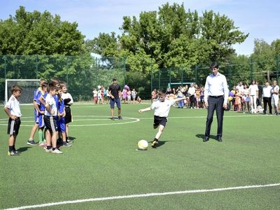 Червона Кам’янка із футбольним полем, де можна прийняти грандів футболу