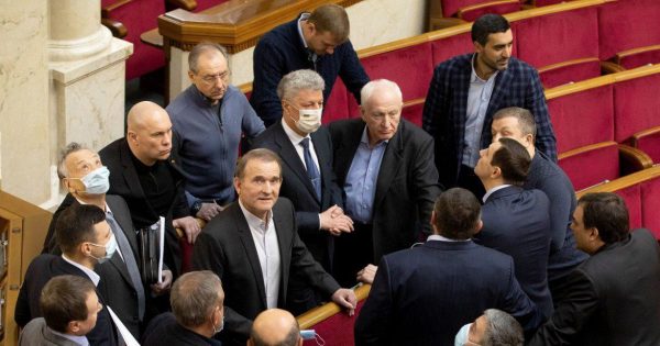 В Україні заборонили "ОПЗЖ", партію Шарія та інші проросійські партії